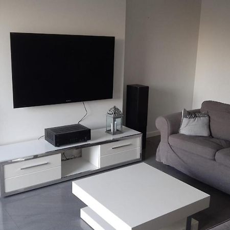 Dom Dabrowka Poznan Apartman Paledzie Kültér fotó