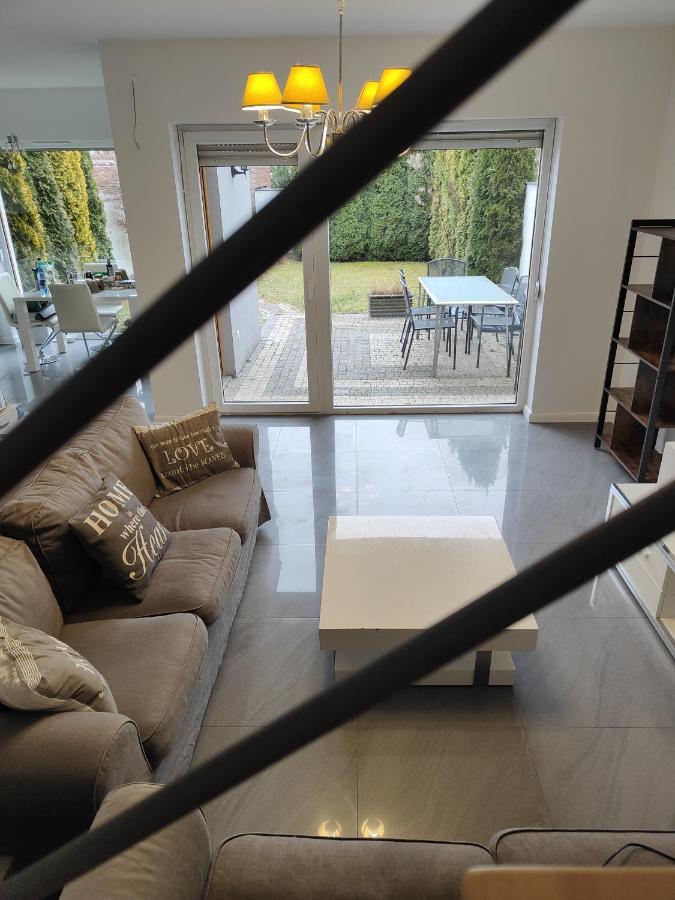 Dom Dabrowka Poznan Apartman Paledzie Kültér fotó