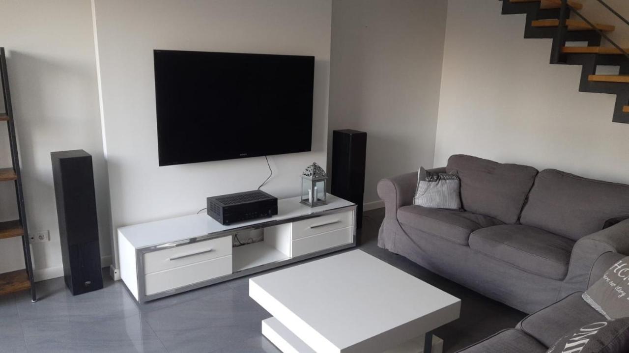 Dom Dabrowka Poznan Apartman Paledzie Kültér fotó