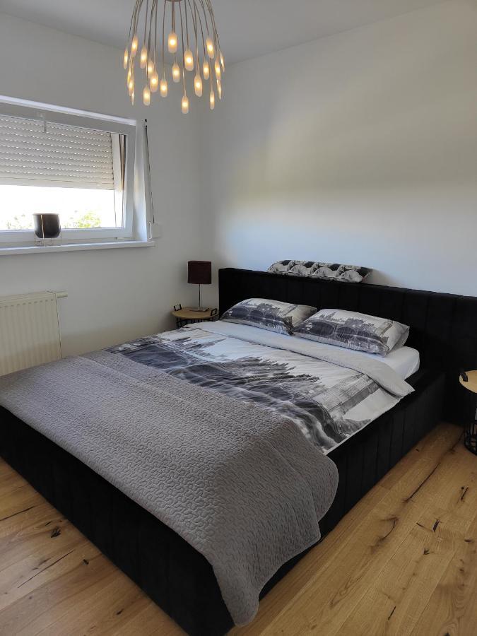 Dom Dabrowka Poznan Apartman Paledzie Kültér fotó